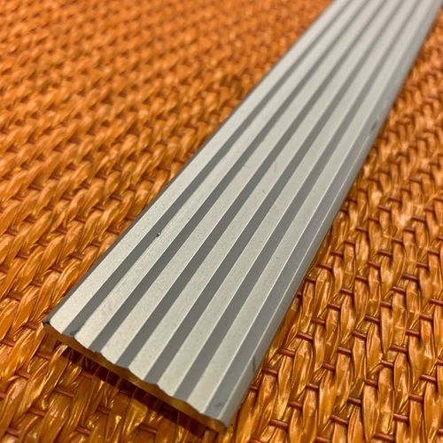 Nez de marche plat - 660004     - ADESOL - en aluminium / antidérapant