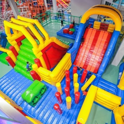 Parcour d'obstacles gonflable - SPI Global Play - pour établissement public / saut en hauteur / de slalom