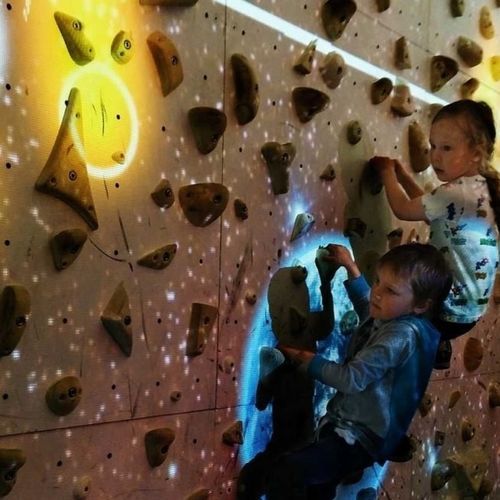 Mur d'escalade digital - SPI Global Play - fixe / interactif / à LED