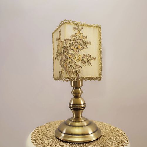 Lampe de table - Male 04 - DelightLamps - en laiton / en tissu / Art Déco
