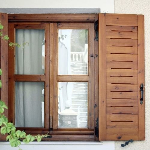 Volet pour fenêtre - GATTO GROUP SRL - battant / en bois / aspect bois