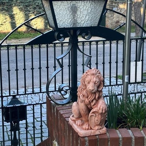 Sculpture en terracotta - Leone Marzocco - cestenoli srl - d'extérieur / fait main / de jardin