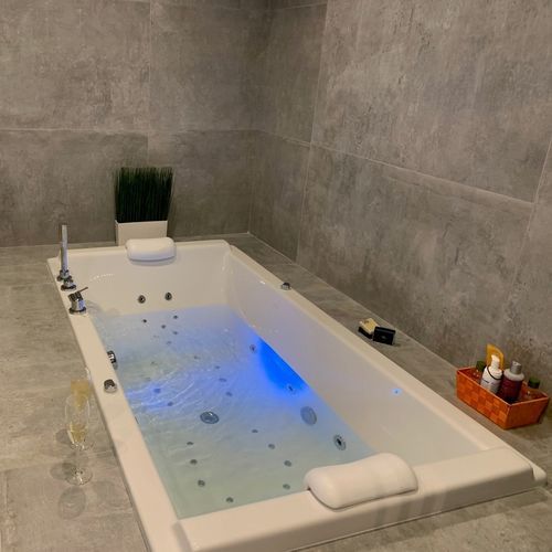 Baignoire en îlot - TWICE - Preti - à usage professionnel / en acrylique / contemporaine