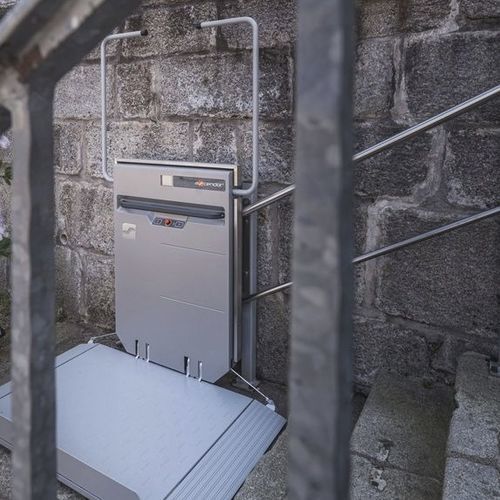 Plateforme monte-escalier pour personnes à mobilité réduite - Ascendor GmbH - de maintenance / à usage domestique / à usage professionnel
