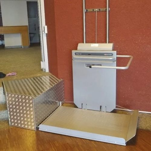 Plateforme élévatrice pour personnes à mobilité réduite - The Ascendor - Ascendor GmbH - pour bâtiment / à usage domestique / pour établissement public