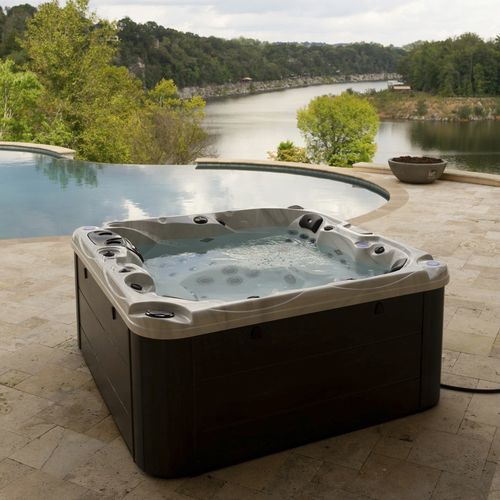 Spa hors-sol - Aurora  - Catalina Spas - carré / 6 places / en bois