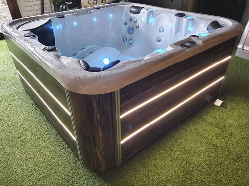 Spa hors-sol - Tropic - Catalina Spas - carré / 6 places / en aluminium