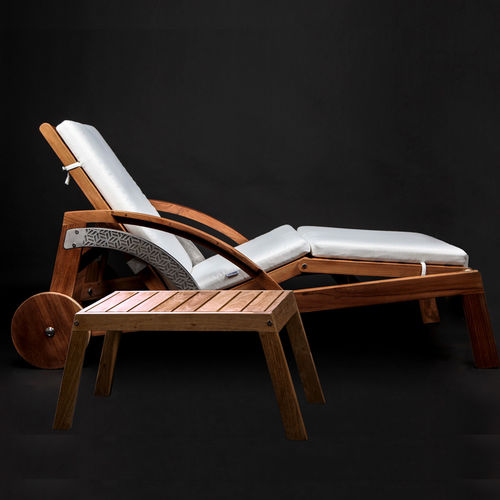 Chaise longue d'extérieur contemporaine - Laubbe Design SL - en tissu / en teck / en teck