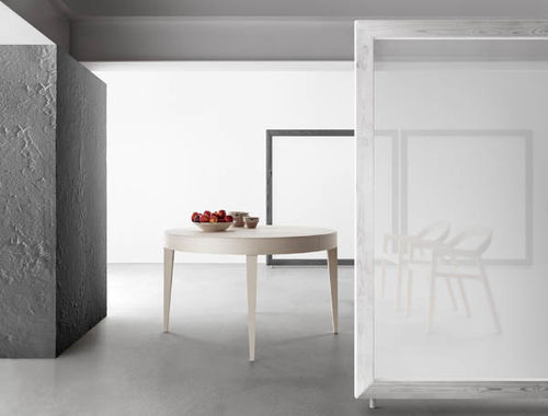 Table contemporaine - EDO TONDO - BAULINE - en bois / ronde / à rallonge