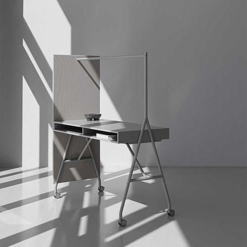 Bureau sur pied - HANGOUT - MIZETTO AB - pour 1 personne / contemporain / en métal
