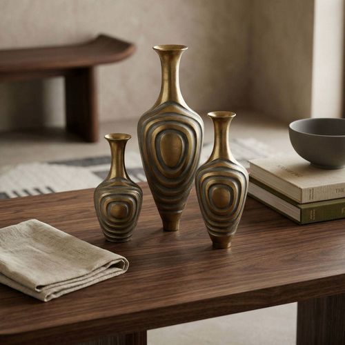 Vase contemporain - NILA - Reeth (Next Smart Solutions Private Limited) - en laiton / haut de gamme / fait main
