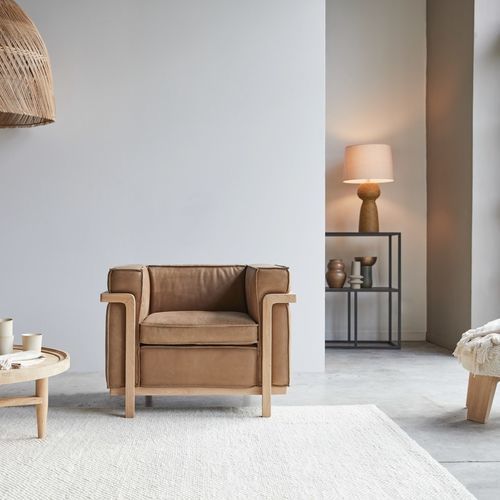 Fauteuil contemporain - COBBELWOOD - Tikamoon - en cuir / en mousse de polyuréthane / en chêne