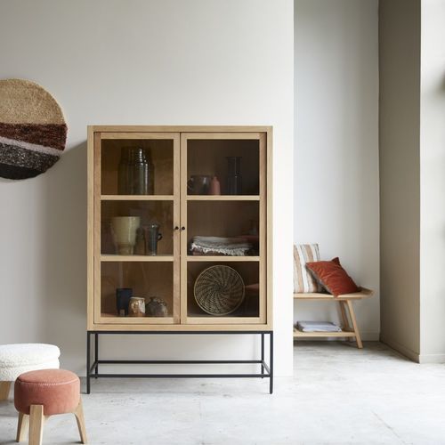 Vitrine armoire contemporaine - BABETH - Tikamoon - à poser / sur piétement / en chêne