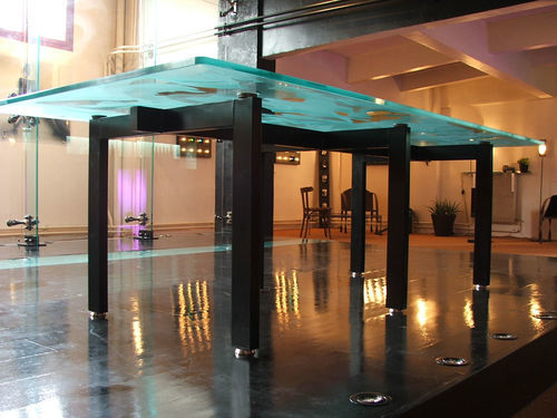 Table contemporaine - Infiniglass - en verre / en verre sablé / en verre trempé