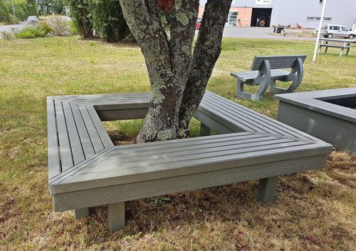 Banquette contemporaine - TOUR D'ARBRE - Urban'Ex - en matières recyclées / pour espace public / d'extérieur