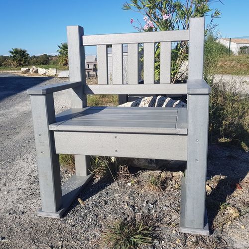 Banc contemporain - VIENNE - Urban'Ex - en matières recyclées / avec dossier / avec accoudoirs