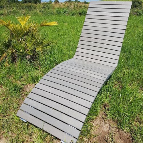 Bain de soleil contemporain - Urban'Ex - en matières recyclées / en acier / pour espace public