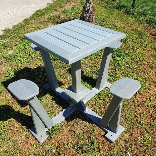 Table mange-debout contemporaine - Urban'Ex - en matières recyclées / avec piètement en matières recyclées / carrée