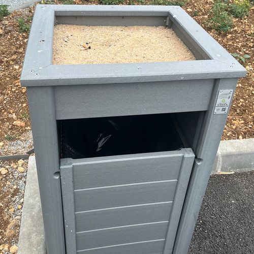 Cendrier en métal - PCC - Urban'Ex - d'extérieur / pour espace public / avec poubelle intégrée