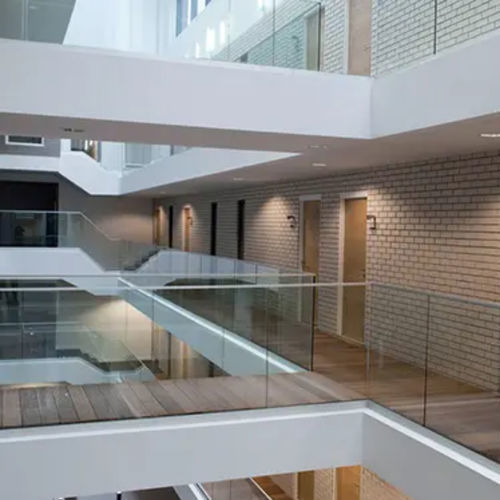 Garde-corps en verre - DEFENDER series  - Saint Gobain Glass France - à panneau / d'extérieur / pour terrasse