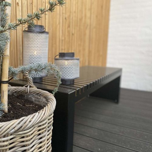 Banc de jardin design scandinave - CUBY - byJEMA - en acier galvanisé / en acier laqué / sans dossier