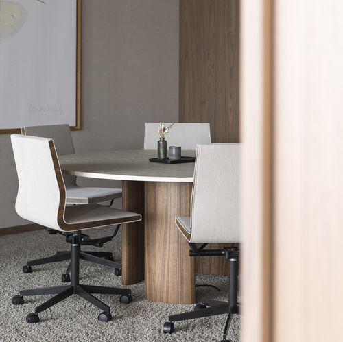Chaise de bureau contemporaine - VVD - BULO - d'intérieur / en cuir / avec piètement en métal