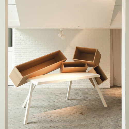 Bureau design original - OVERDOSE - BULO - en chêne / en MDF / en contreplaqué