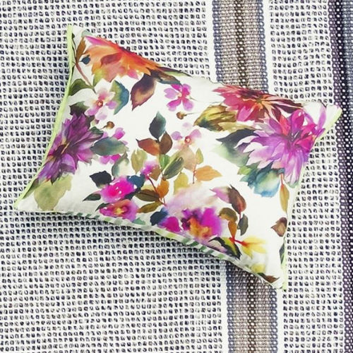 Coussin d'extérieur - MANCHU  - DESIGNERS GUILD - rectangulaire / à motif floral / en tissu