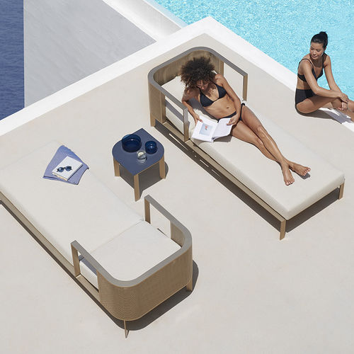 Bain de soleil contemporain - SOLANAS - GANDIA BLASCO - en tôle perforée / en tissu déperlant / en tôle perforée