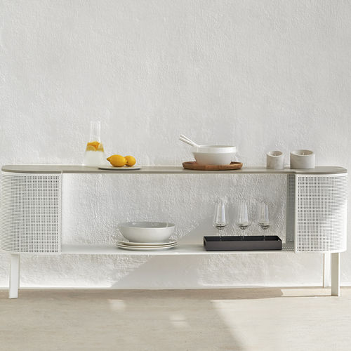 Console contemporaine - SOLANAS - GANDIA BLASCO - en aluminium thermolaqué / en tôle perforée / avec piètement en aluminium