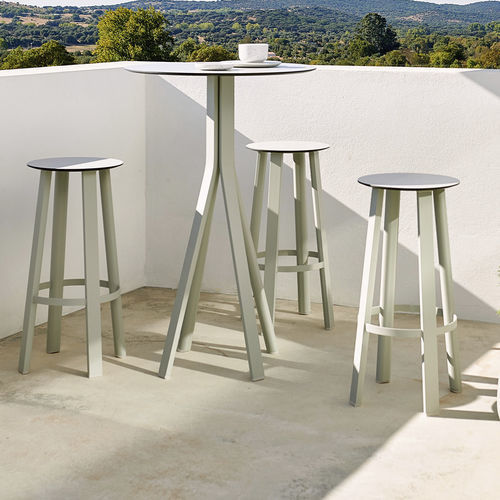Tabouret de bar contemporain - STACK  - GANDIA BLASCO - en aluminium thermolaqué / avec piètement en aluminium / 4 pieds