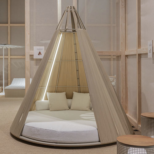 Pergola suspendue - CONO - GANDIA BLASCO - en polyester / en mousse de polyuréthane / en tissu