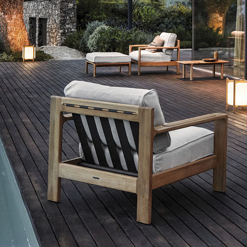 Fauteuil contemporain - LOOP - GLOSTER - en tissu / en teck / avec coussin amovible