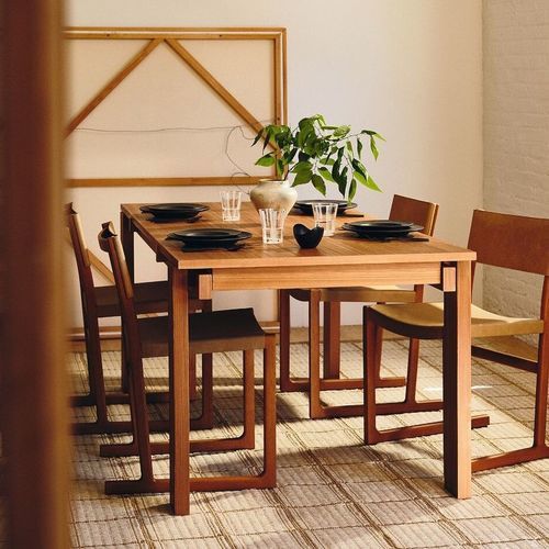 Table à manger contemporaine - Ainsley - West Elm - en bois massif / en placage de bois / en épicéa