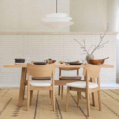 Table à manger contemporaine - Putnam - West Elm - en placage de bois / avec piètement en plaqué bois / rectangulaire