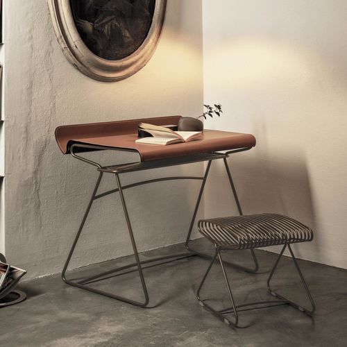 Bureau sur pied - TAYLOR - BONTEMPI CASA - contemporain / en métal laqué / en cuir