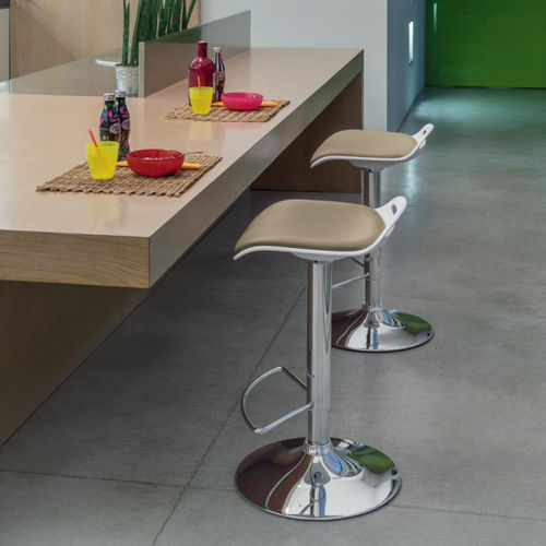 Tabouret contemporain - TED - INGENIA CASA - en polypropylène / avec piètement en métal chromé / pivotant