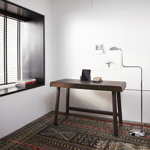 Bureau sur pied - PEGASUS  - CLASSICON - contemporain / en MDF / en cuir