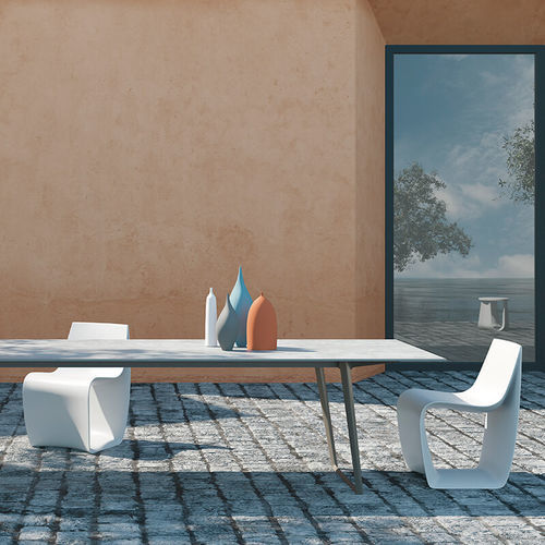 Chaise contemporaine - SIGN MATT - MDF Italia - d'extérieur / en polypropylène / avec piètement en polypropylène