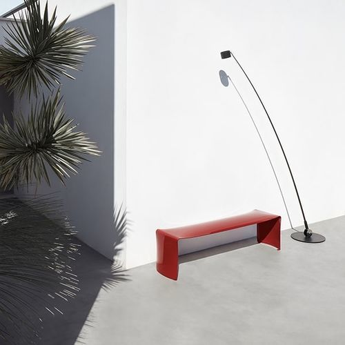 Banc public design minimaliste - LE  - MDF Italia - en aluminium peint / sans dossier / sans accoudoirs