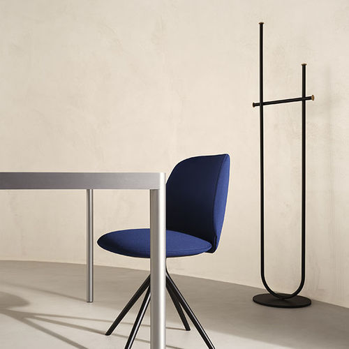 Porte-manteau sur pied - OMBRE - MDF Italia - contemporain / en métal / en frêne