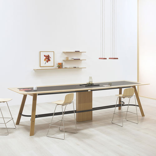 Table de réunion contemporaine - METRONOME™ TRESTLE - Nienkamper - en placage de bois / en stratifié / avec piètement en métal