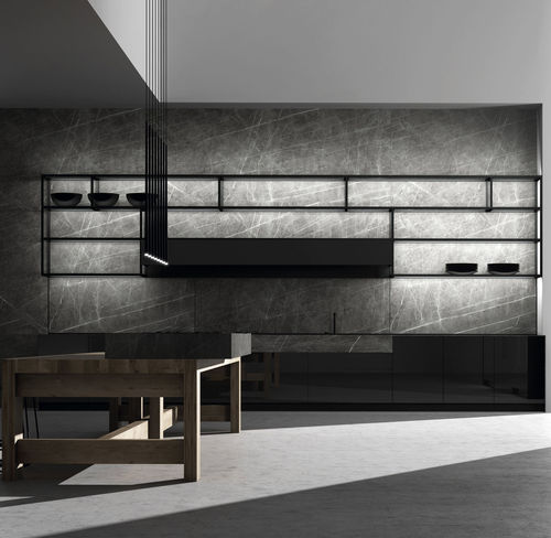 Cuisine contemporaine - IDECO NEGRO BRILLO - MUEBLES DOCA - en chêne / en pierre / avec îlot