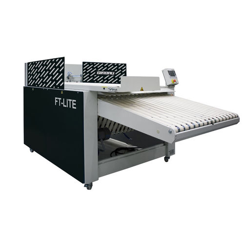 Plieuse de serviettes professionnelle - FTLITE - GIRBAU