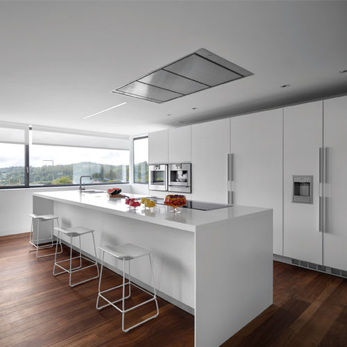 Cuisine contemporaine - INTRA - SANTOS - en MDF / avec îlot / avec poignée