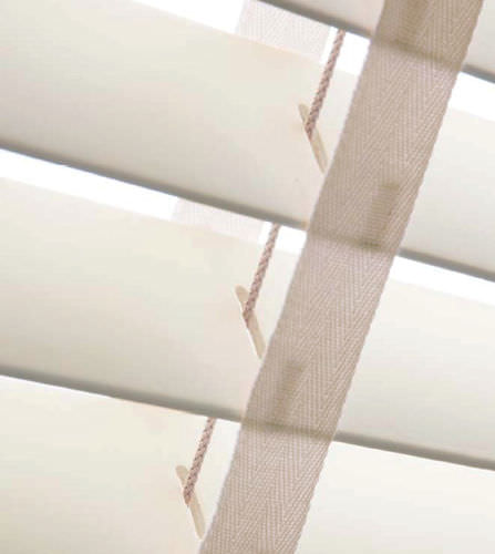 Store vénitien - AMISHADE : TENDANCE - AMI A. LENGLART - pour fenêtre / en bois / avec actionnement par chaînette