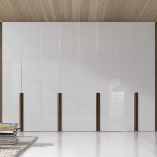 Placard - CHIC - CARRE furniture - contemporaine / en bois / en bois laqué
