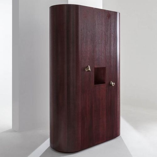 Meuble bar contemporain - Collectionist - LAURAMERONI - en bois laqué / en bois teinté / avec porte battante