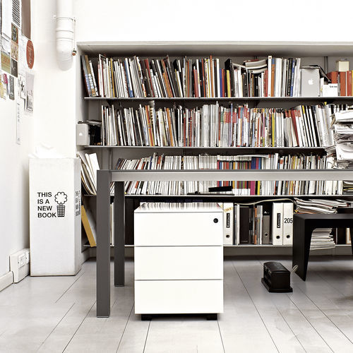 Caisson de bureau en aluminium - BUREAU - Kristalia - à 3 tiroirs / à roulettes / à clé