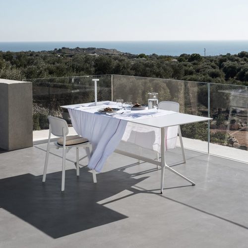 Table bistrot contemporaine - ELEPHANT - Kristalia - en stratifié / en Fenix NTM® / avec piètement en aluminium